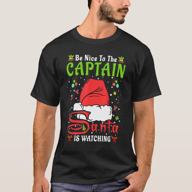 Camiseta Santa Xmas Pajamas Be Nice To The Captain Christma (Frente)