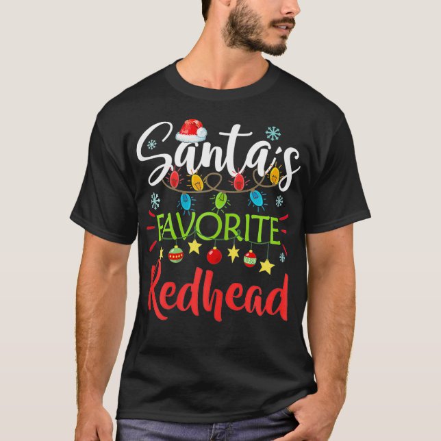 Camiseta Santas Favoritas Ruivas Xmas Light Santa Hat Chris (Frente)