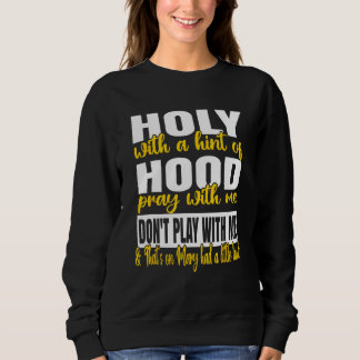 Camiseta Santo Com Uma Dica De Feliz Rezando Comigo Não Toq
