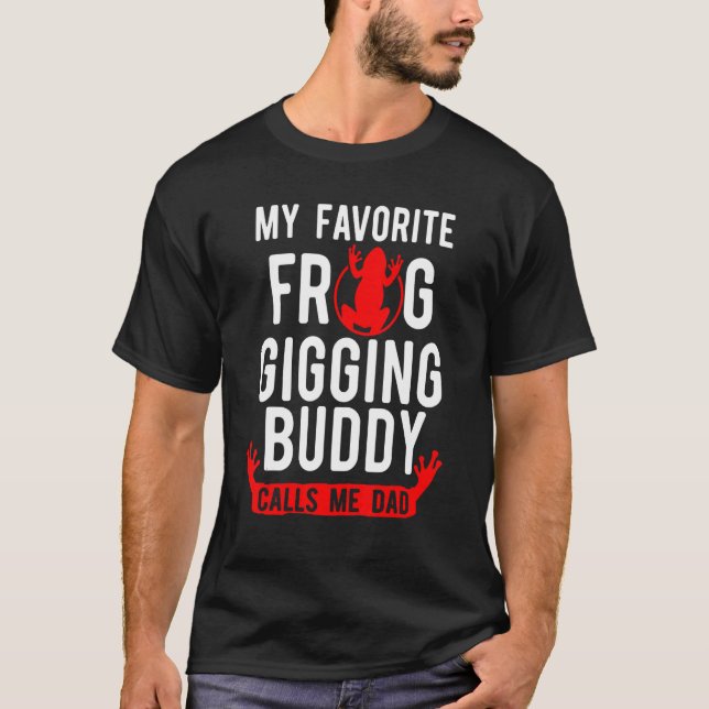 Camiseta Sapo caçando Pai Gigante e Buddy capturando caçado (Frente)
