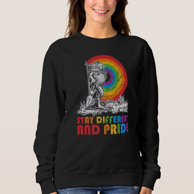 Camiseta Sapo De Orgulho Lgbt Cute Permanece Diferente E Or (Frente)