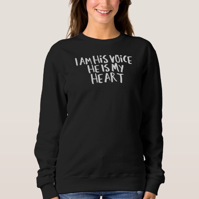 Camiseta Sarcástico Dizendo Engraçado Eu Sou A Voz Dele Ele (Frente)