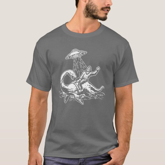 Camiseta Sasquat do OVNI Engraçado do Ness Monster (Frente)