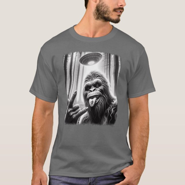 Camiseta Sasquatch Sie Big Foot Rock On UFO Alien Fun frien (Frente)