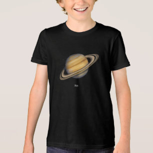 Camiseta Saturno artístico com anéis vibrantes