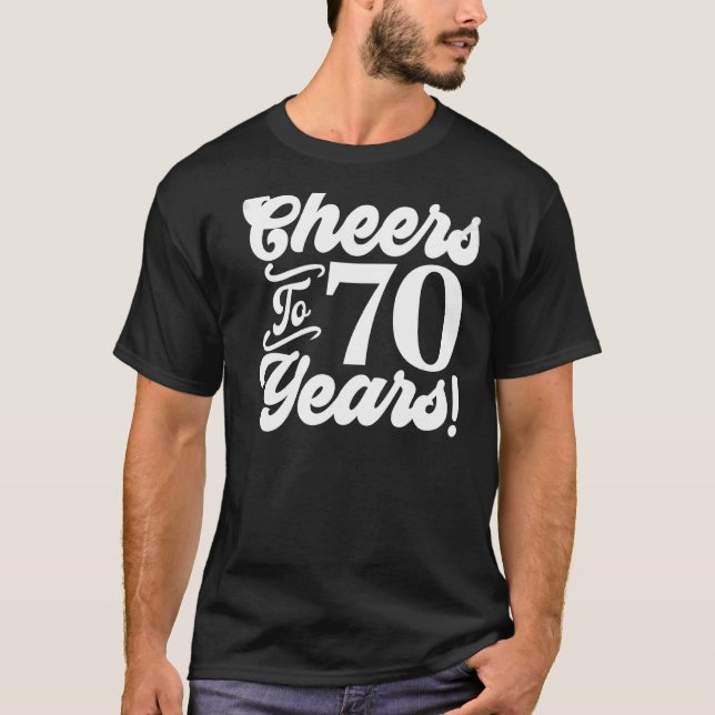 Camiseta Saúde Aos 70 Anos De 70 Aniversário Aos 70 Anos De (Frente)