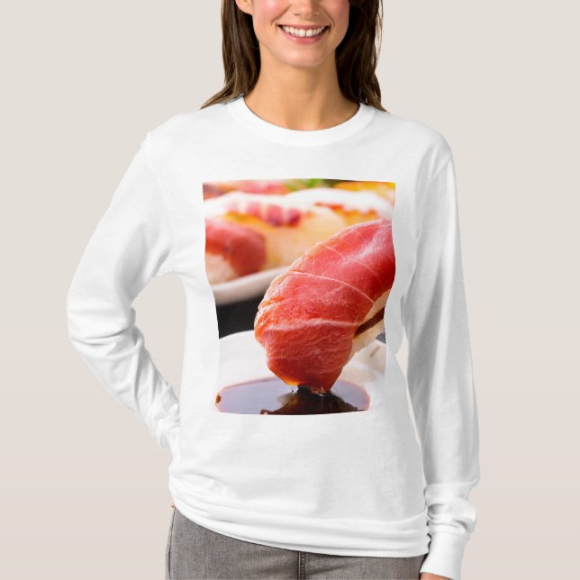 Camiseta Savor the Dip – A consistent aesthetic (Frente)