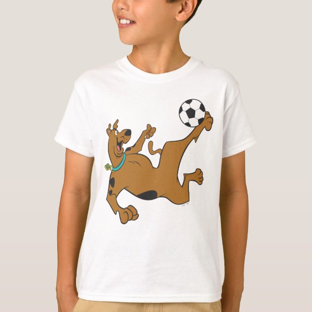 Camiseta Scooby-Doo Jogando Futebol (Frente)