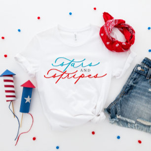 Camiseta Script de 4 de julho de Estrelas e Stripes