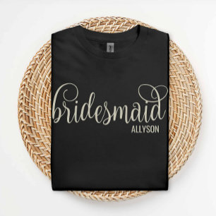 Camiseta Script Retroativo Natural em Black Bridesmaid