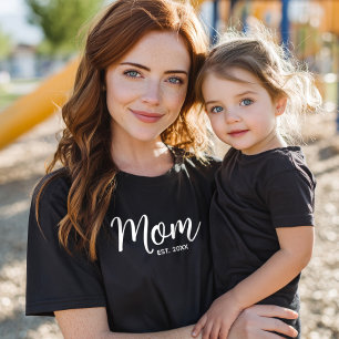 Camiseta Script White da Mãe Estabelecido Data Mínima Negri