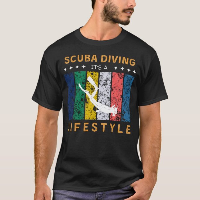 Camiseta Scuba Merging It a Lifestyle Engraçado Tee (Frente)