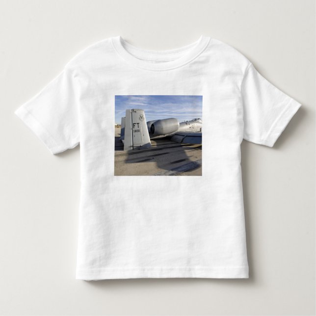 Camiseta Seção da cauda de um raio A-10 Thunderbolt II (Frente)