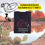 Camiseta Sedona Red Rocks Bachelorette<br><div class="desc">Sedona é um destino popular para eventos especiais,  como um bach ou aniversário feminino/festa de galentina. Personalize com seus detalhes.</div>