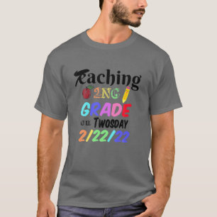 Camiseta Segundo De Ensino No Dia 2-22-22 22 De Fevereiro