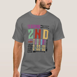 Camiseta Segundo De Ensino No Dia 2-22-22 22 De Fevereiro