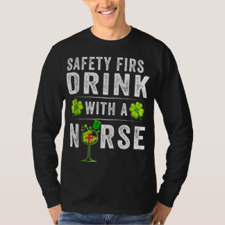 Camiseta Segurança Primeira Bebida Com Um Dia de São Patríc