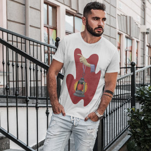 Camiseta Segurando Uma Lanterna