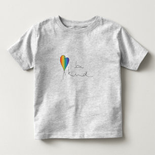 Camiseta Seja Bonito, Bondade, Coração Arco-Íris, T-shir