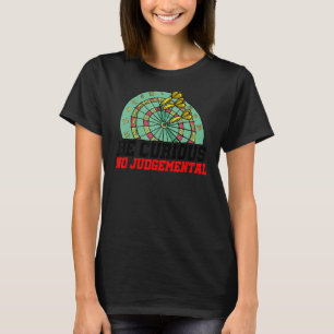 Camiseta Seja Curioso, Nenhum Jogador De Dart Negra