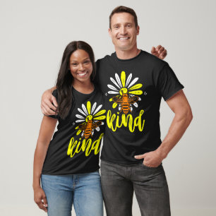 Camiseta Seja gentil com a abelha e a margarida
