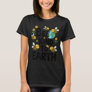 Camiseta Seja gentil com a terra - abelhas fofas flores pla