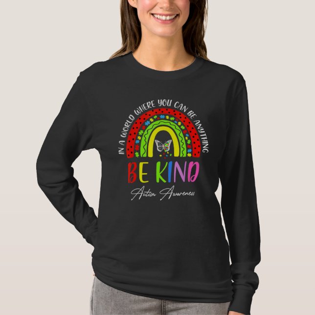 Camiseta Seja gentil com o Rainbow Quebra-cabeça Butterfly  (Frente)