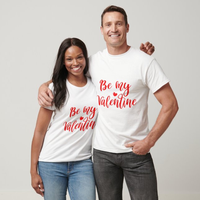 Camiseta Seja Minha Namorada Chic Mulheres (Unissex)