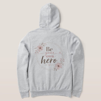 Camiseta Seja Seu Próprio Herói Tipografia Floral Elegante