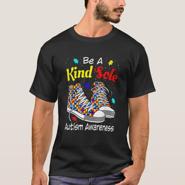 Camiseta Seja Um Tipo De Quebra-cabeça De Consciência Autis (Frente)
