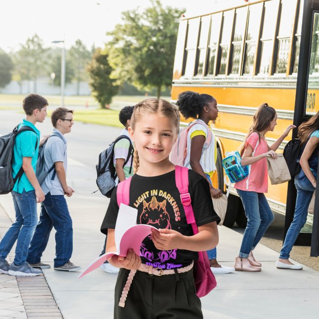 Camiseta Seja Uma Luz Na Escuridão Monstro Bonito (Criador carregado)