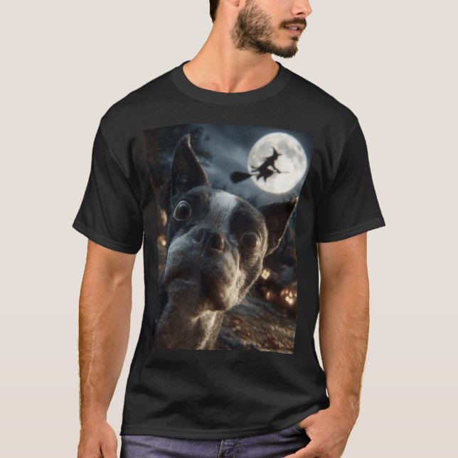 Camiseta Selfie de Boston Terrier Lua Cheia Bruxa Voadora (Frente)