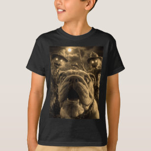 Camiseta Selfie de Bulldog Antigo Com Corvos Assustadores