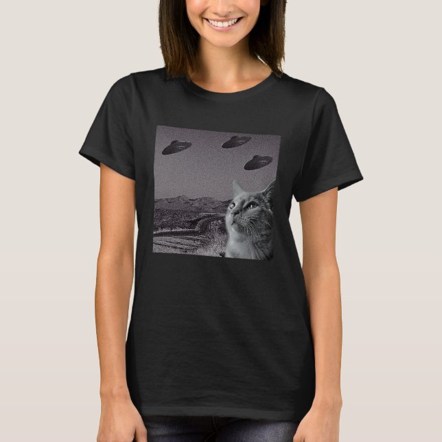 Camiseta Selfie de Gato Com OVNI Alien (Frente)