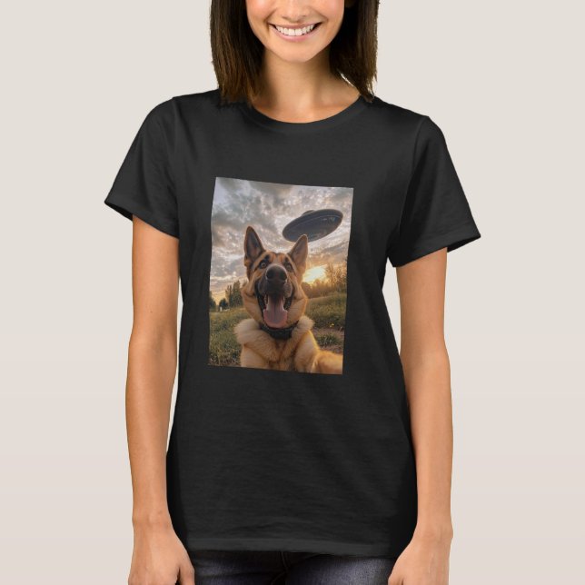 Camiseta Selfie de german shepherd com Aliens de OVNIs Engr (Frente)