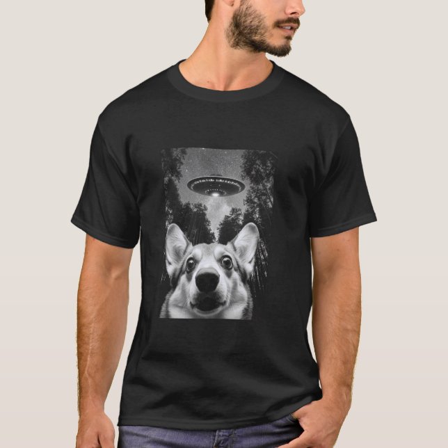 Camiseta Selfie Surpreendente de Welsh Corgi com OVNI Alien (Frente)