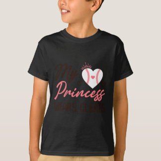 Camiseta Sell Mom Dad My Princess Wears Cleats 