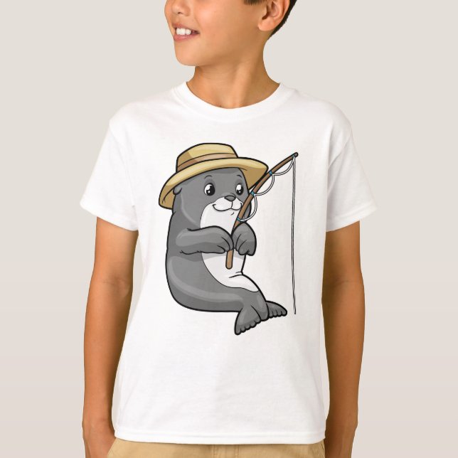 Camiseta Selo na pesca com vareta de pesca e chapéu (Frente)