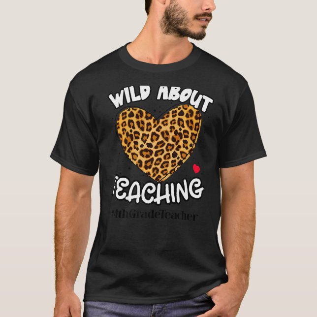 Camiseta Selvagem Sobre Ensinar Professora Leopard Squad 4t (Frente)