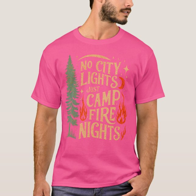 Camiseta Sem Luzes Locais Acampam Noites De Fogo Acampando (Frente)