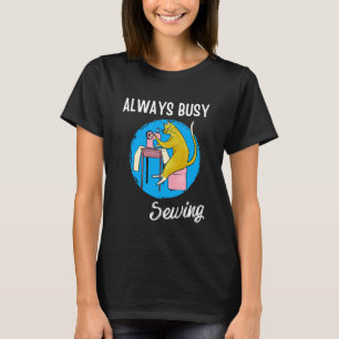 Camiseta Sempre Ocupada Costurando Gato Fofo Ama Costurar A