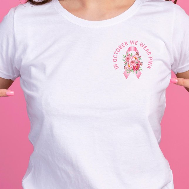 Camiseta Sensibilização do Cancer de Fita Rosa (In October We Wear Pink t-shirt mockup)