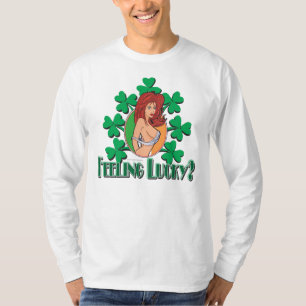 Camiseta Sentindo Sorte de Irlandesa Garota Irlandesa com C