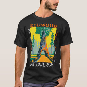 Camiseta Sequoia Parque Nacional Chandelier Árvore Distante