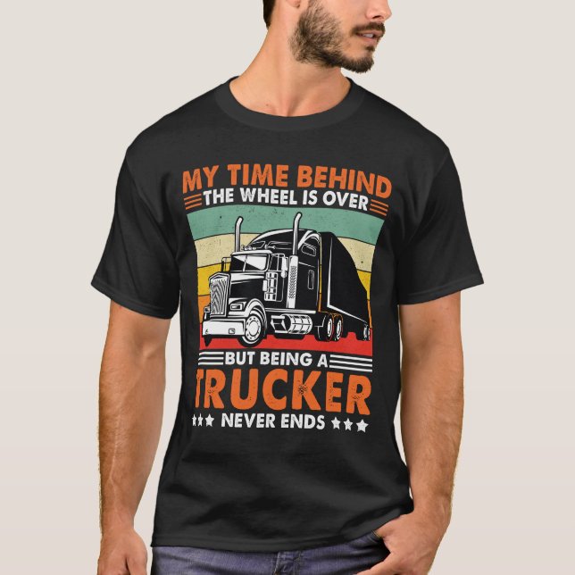 Camiseta Ser caminhoneiro nunca acaba com o motorista de ca (Frente)