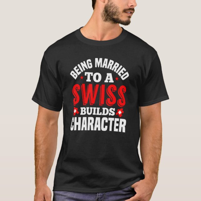 Camiseta Ser Casado Com Um Switzer De Caracteres De Constru (Frente)
