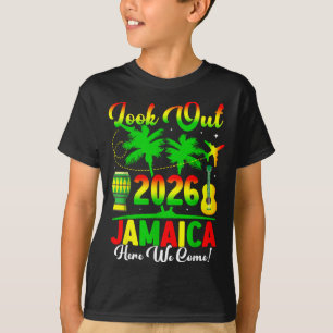 Camiseta Ser Estranho Ter a Mesma Idade Que Pessoas Velhas 