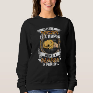 Camiseta Ser Mãe É Uma Honra Ser Uma Nana Não Tem Preço.