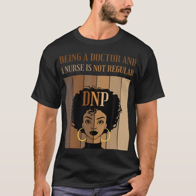 Camiseta Ser Um Médico E Uma Prática De Enfermagem De Enfer (Frente)