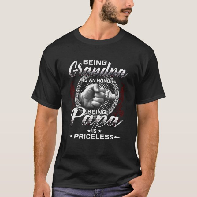 Camiseta Ser Vovô É Uma Honra Ser Papa É Imprestável (Frente)